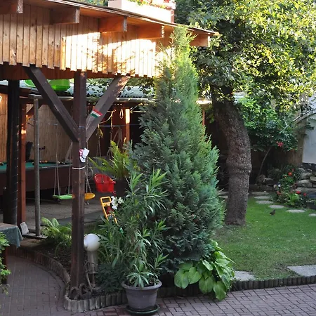 Szent Gyoergy Vendeghaz * Esztergom